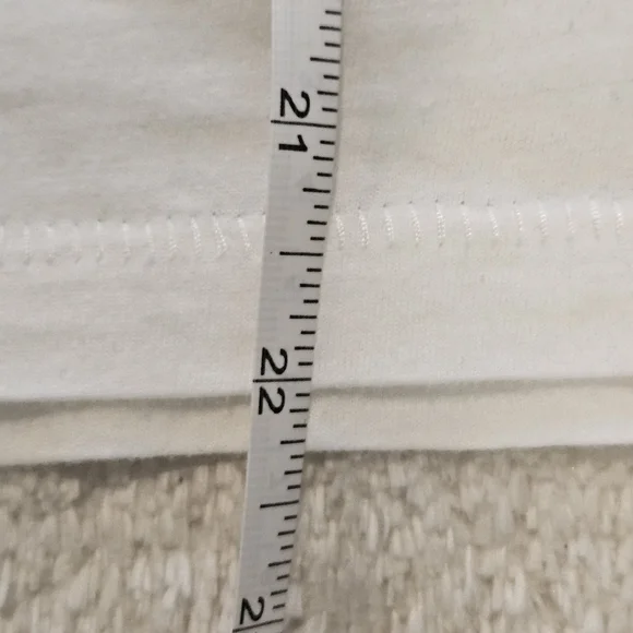 Levi's White Short-Sleeve Tee with Red Logo Size XS Casual Streetwear - Picture 4 of 7